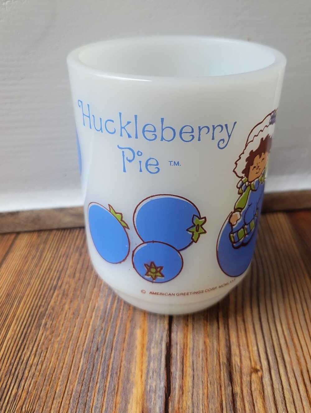 Vintage 1980s Anchor Hocking Huckleberry Pie Milk Glass Coffee Mug